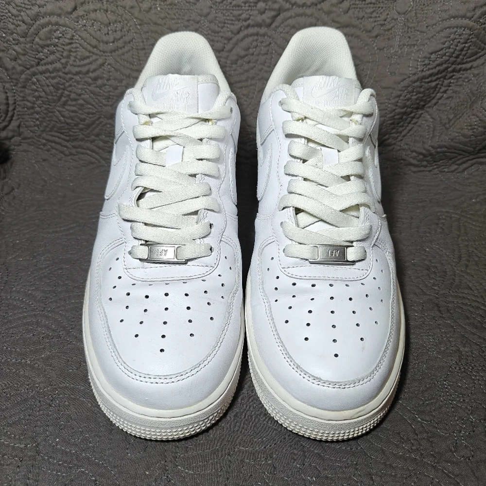Nike Air Force 1 Low Top '07 Triple White Light Sneakers Men's Size 10